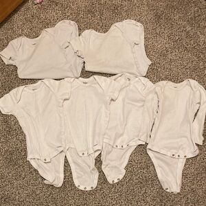 6 White Kids Onesies Set